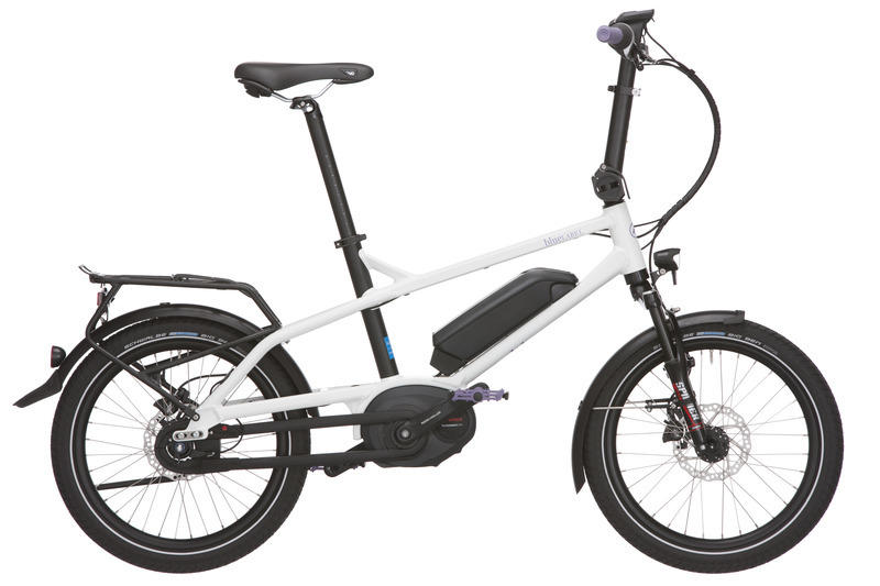 15_blueLABEL_Pony_alfine_weiss